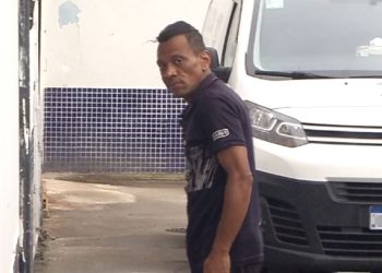 Mulher é agredida por ex-namorado em Vitória; bebê de um ano é ferido com faca