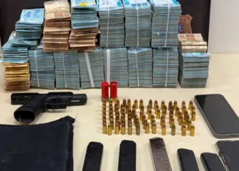 Presos em flagrante suspeito de ser “laranja” e policial da reserva na Serra com mais de R$ 1 milhão