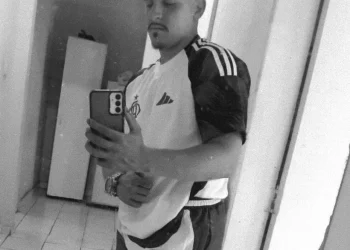 Jovem com esquizofrenia é brutalmente assassinado a pedradas e facadas em Vila Velha