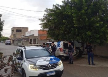 Operação em Jaguaré prende suspeitos de homicídio e tráfico e apreende arma e notas falsas