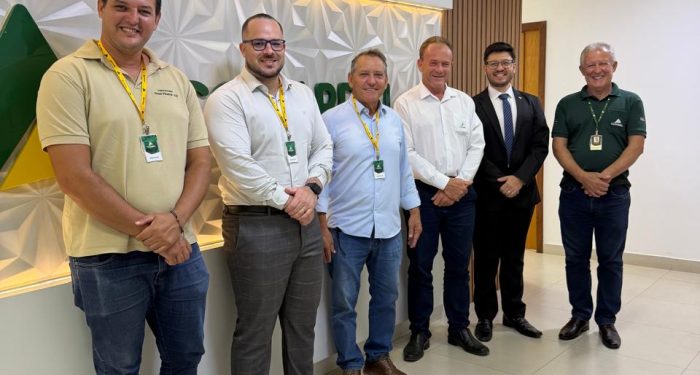 Prefeitura de Nova Venécia discute retirada de imóvel da Cooabriel para melhorar mobilidade urbana na BR-342