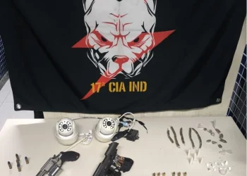 Liderança do tráfico é presa em Vila Velha com armas, drogas e câmeras de monitoramento