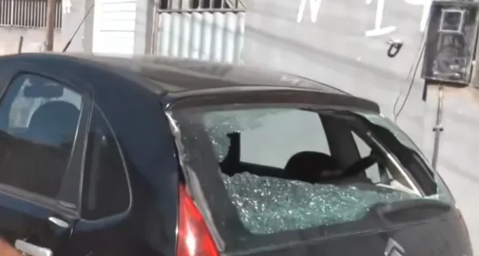 Ataque a tiros deixa adolescente morto e ferido em Vila Velha; suspeitos usaram van em fuga