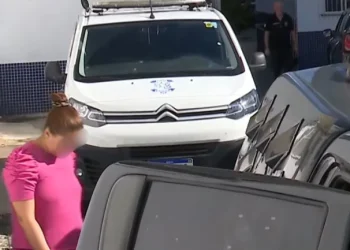 Faxineira é presa em flagrante após patroa montar “armadilha” em apartamento na Mata da Praia