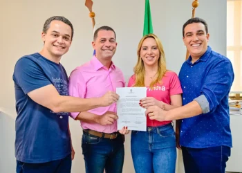 Lorenzo Pazolini renuncia e Cris Samorini assume a Prefeitura de Vitória