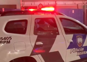 Adolescente rouba viatura da PM durante confusão e foge em Aracruz