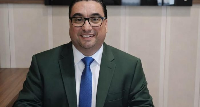 Democracia depende de equilíbrio entre Poderes e instituições fortes