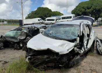 Três jovens morrem em grave acidente na BR-101 em Conceição da Barra